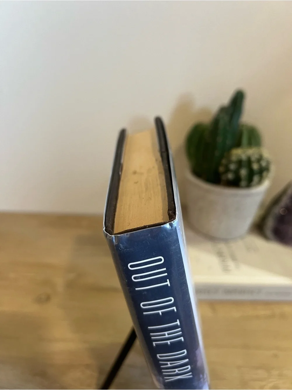 Out of the Dark David Weber Hardcover 2010 First Edition Sci-Fi Ex-Library